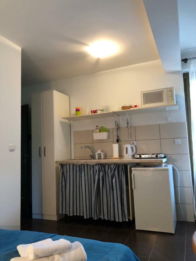 Apartmani Petrija Prcanj Exterior photo